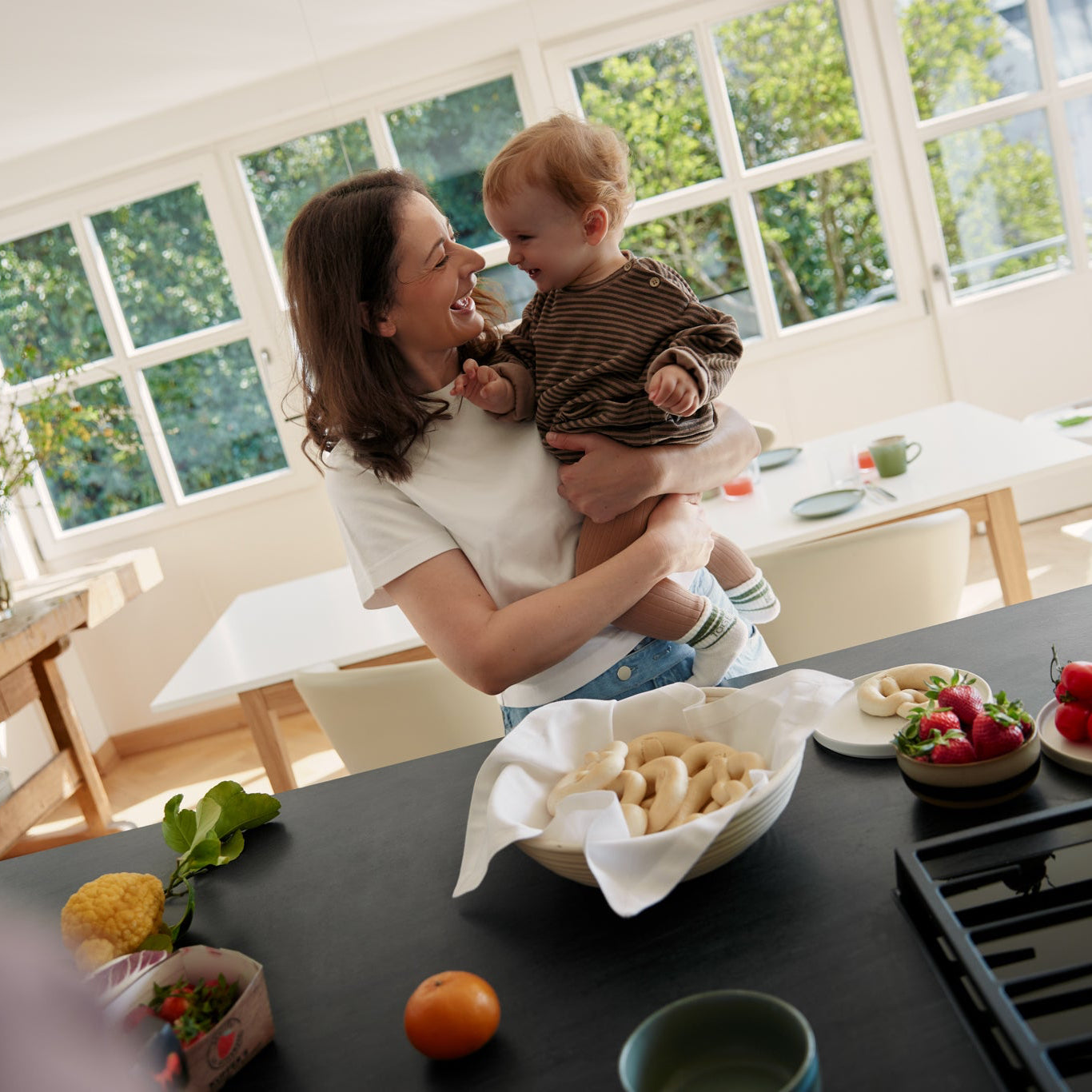 Familienfrühstück mit Baby – salzfreie Brezeln von Lil Lui als sanfte Beikost-Option